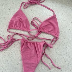 Brand new Frankie’s Bikinis bikini and bottom